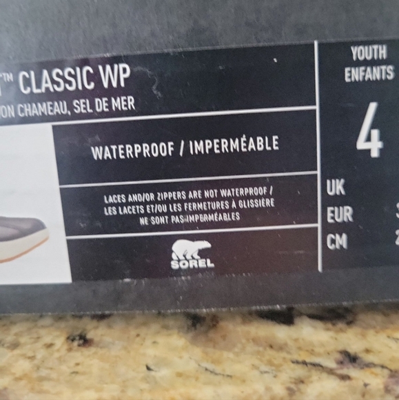 Youth sorel Waterproof boot sz4 - Picture 3 of 9